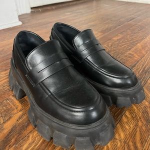 Size 7.5 chunky platform loafers